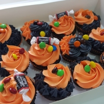 halloween cupcakes, trick or treat cupcakes, custom cupcakes, 24 muffin top