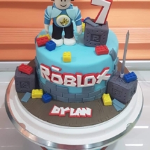 roblox cake with personalized topper